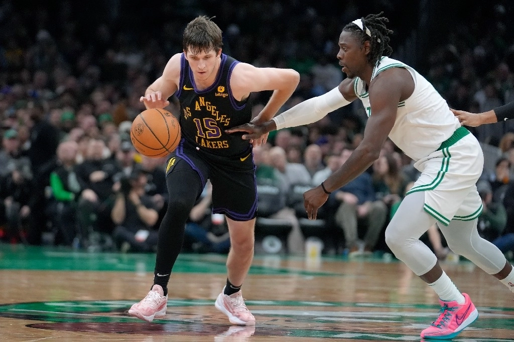 Sin LeBron ni Davis, Lakers sorprenden a Celtics