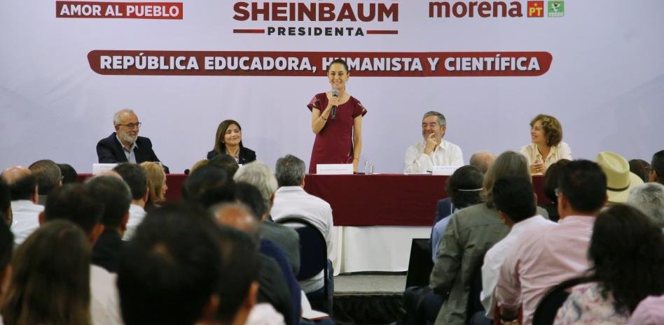 Claudia Sheinbaum presenta propuestas en “República educadora, humanista y científica