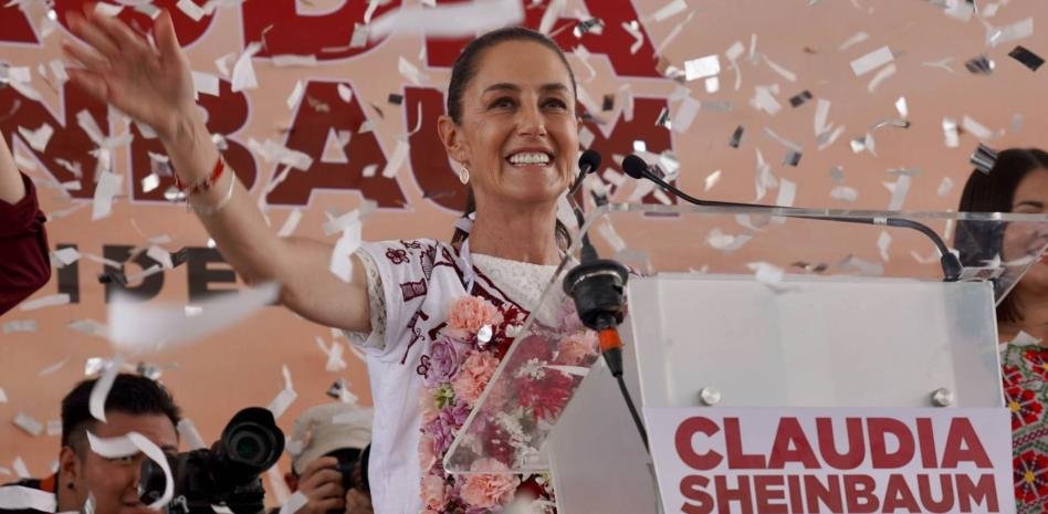 Claudia Sheinbaum señala que aumento al salario mínimo para 2025, debe ser del 10%