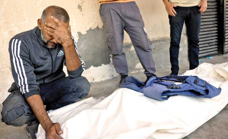 «La batalla silenciosa: Israel bombardea Gaza con una carga explosiva de 153 toneladas en un día sin precedentes»
