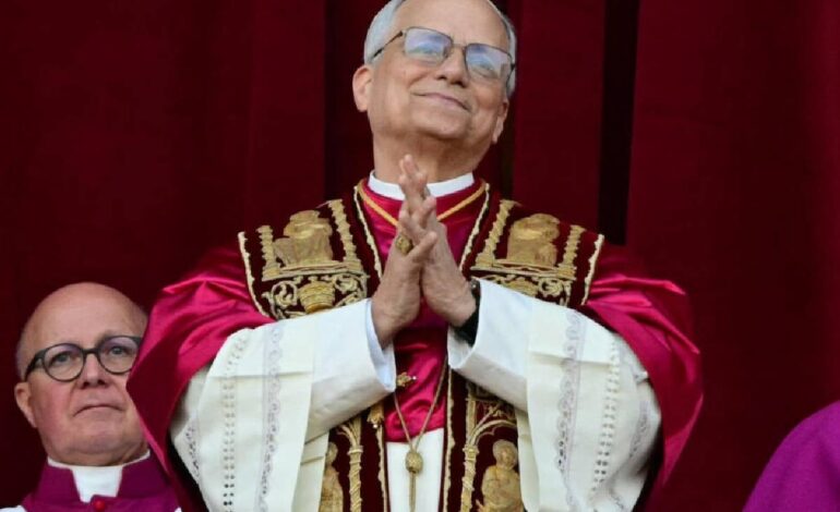 «El Santo Padre concede la gloria eterna a los mártires de la fe que cayeron víctimas del odio y la tiranía en el siglo pasado»
